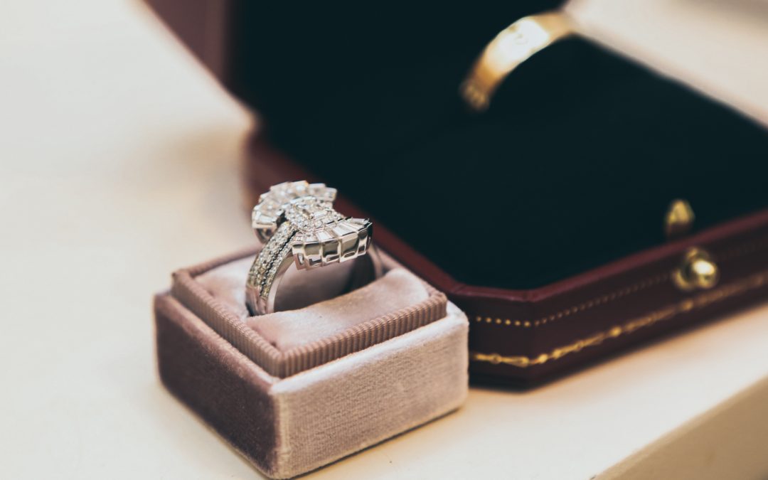 The Cheapest (And Best) Traditional Diamond Solitaire Rings